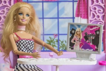 Die Entstehung der klassischen Barbie Puppe